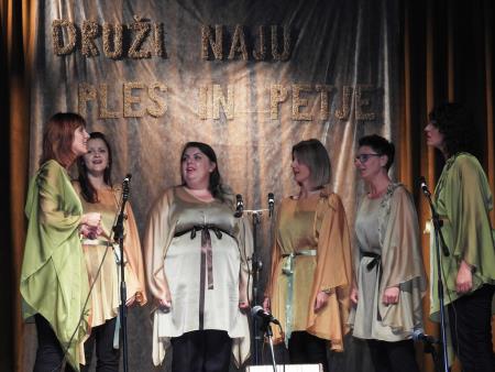 Prireditev Druži naju ples in petje z mednarodno udeležbo 62